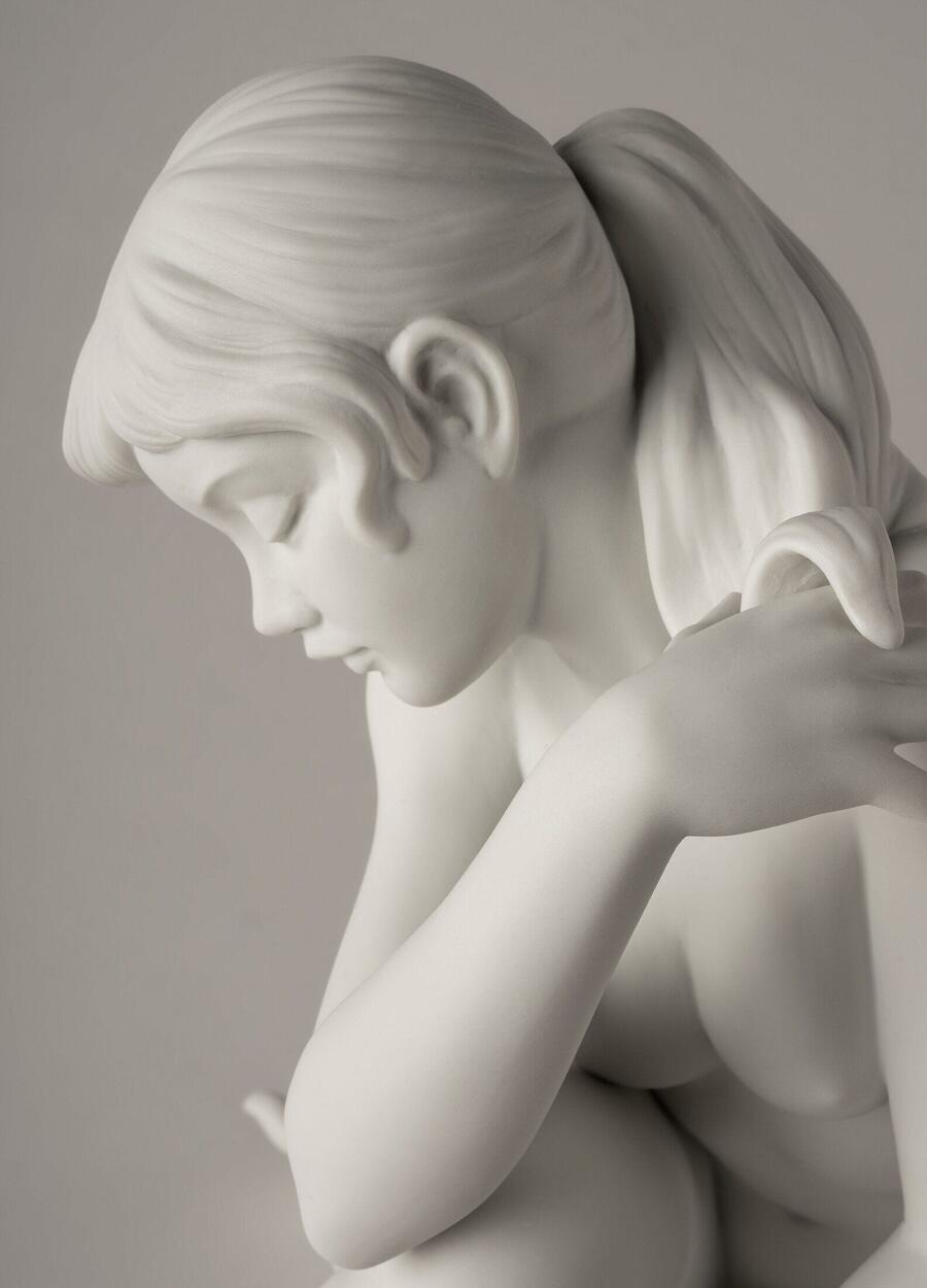 Lladró - Scultura “Calma Pura” – Eleganza in Porcellana Bianca Opaca
