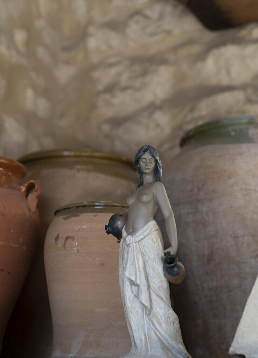 Lladró  - Scultura “Acquaiola” – Figura Femminile in Gres con Brocche d’Acqua