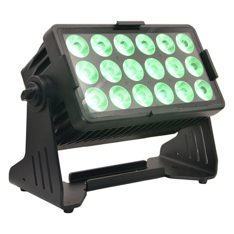 Battery powered IP65 Spotlight 18x10 set 4 +flight