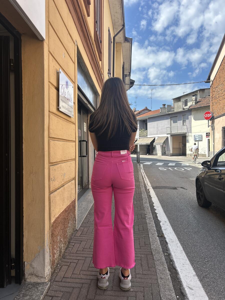NOVITÀ Jeans wide leg taglio vivo fucsia