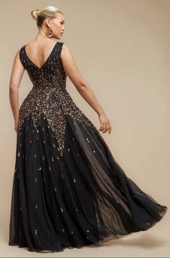 Abito nero in tulle foderato con paillettes multicolour 0957