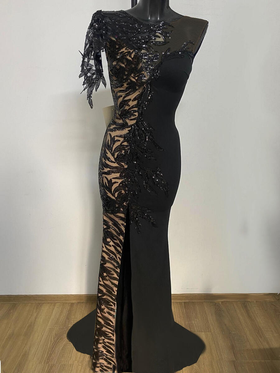 0944B Abito lungo moitié con spacco in crepe elastica con parte a contrasto in tulle foderato ricamato con paillettes