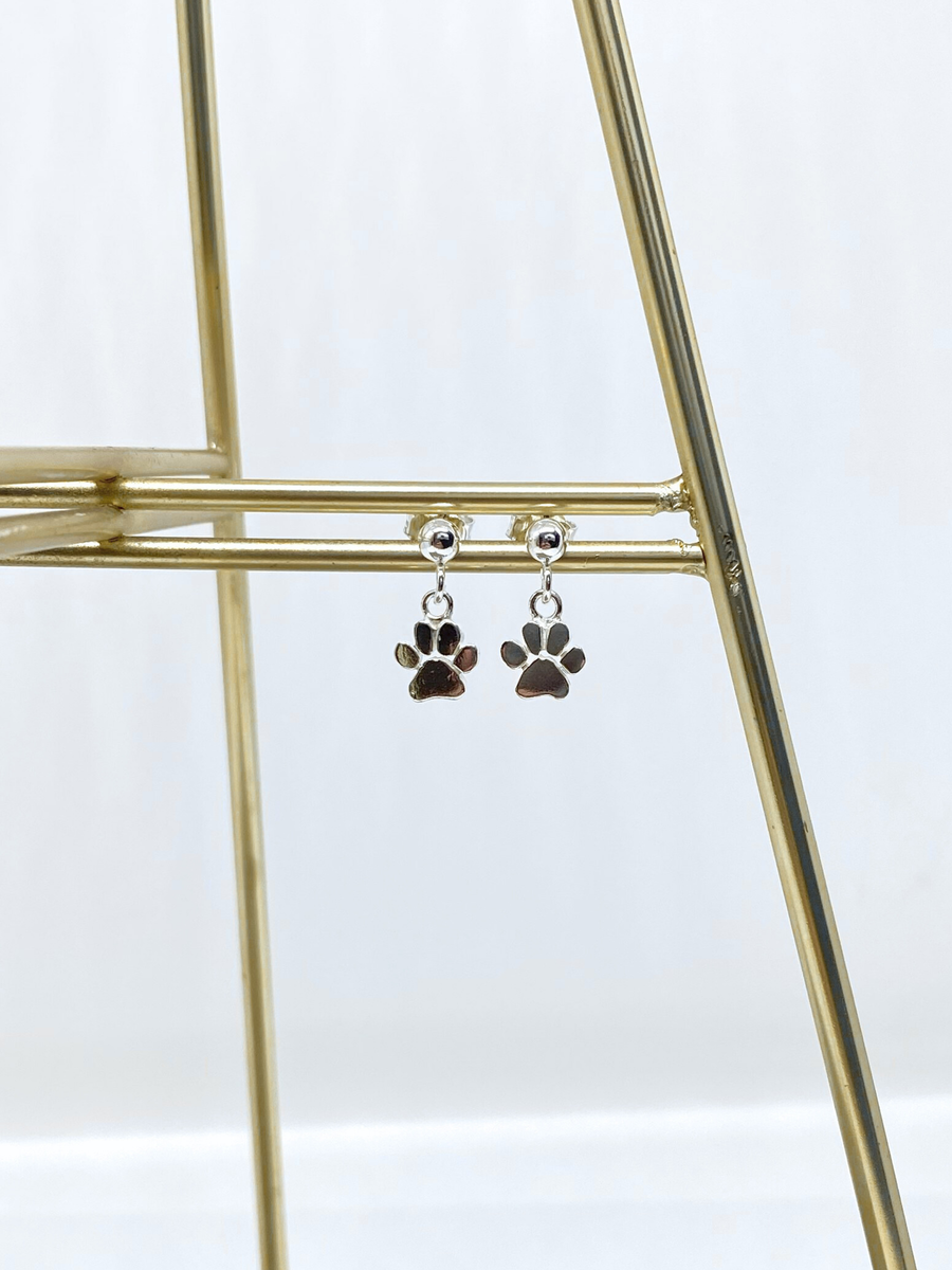 Paw, aretes
