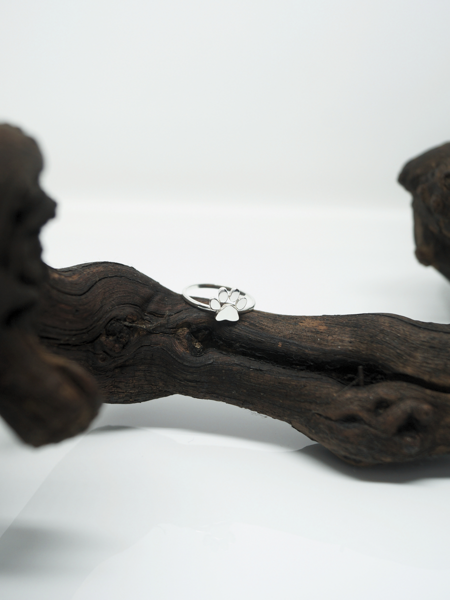 Paw, anillo
