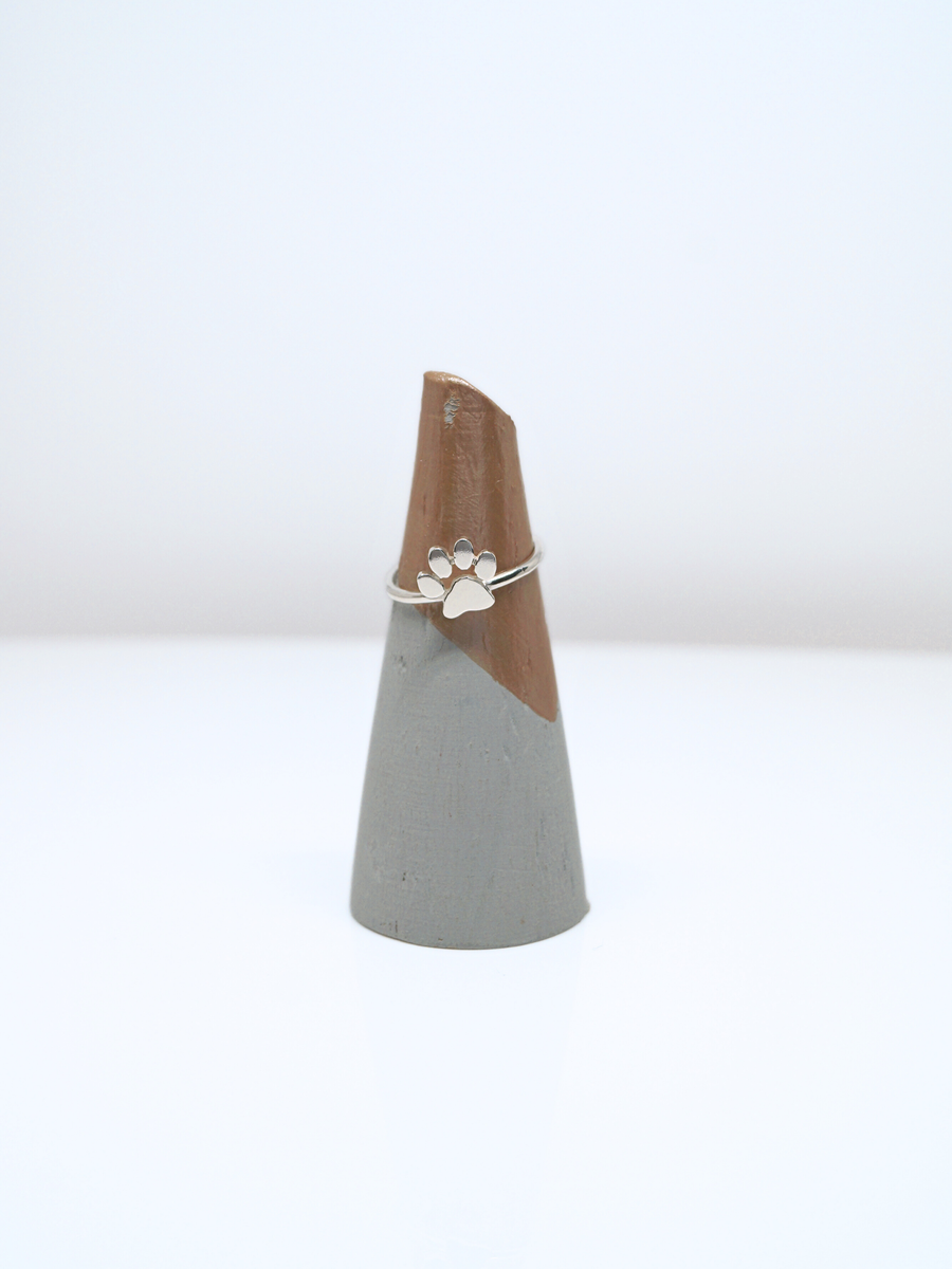 Paw, anillo