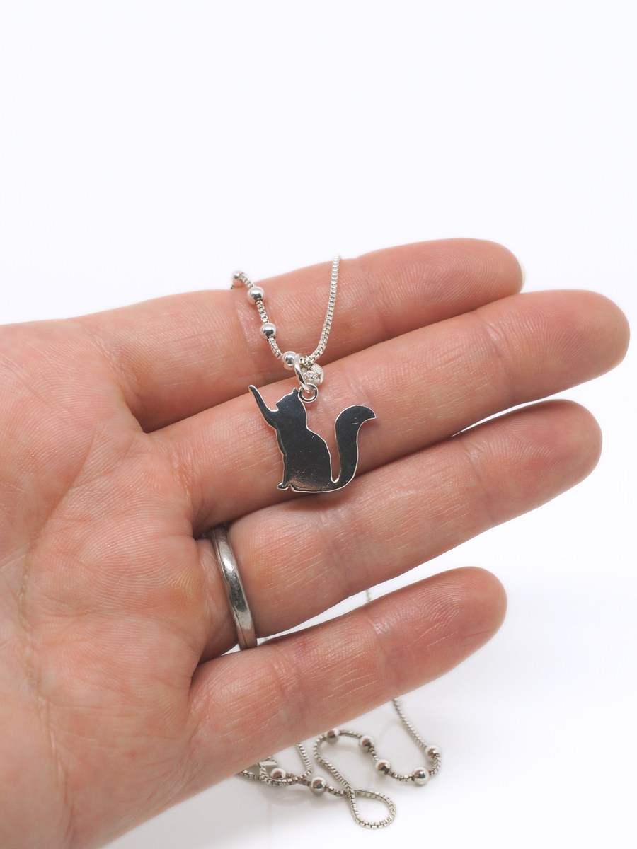 Gattino Giocherellone, Necklace