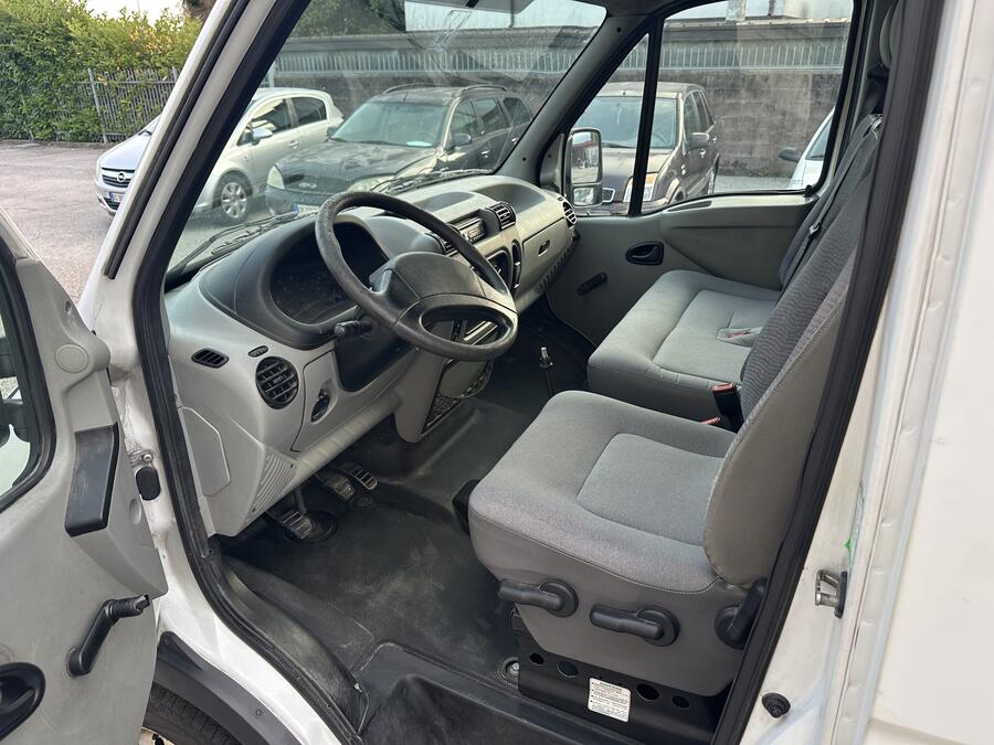 Nissan Interstar 2.5TD