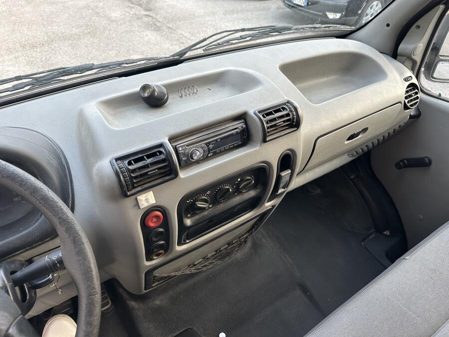 Nissan Interstar 2.5TD