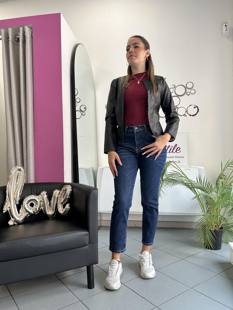 NOVITÀ Jeans mom fit lavaggio scuro