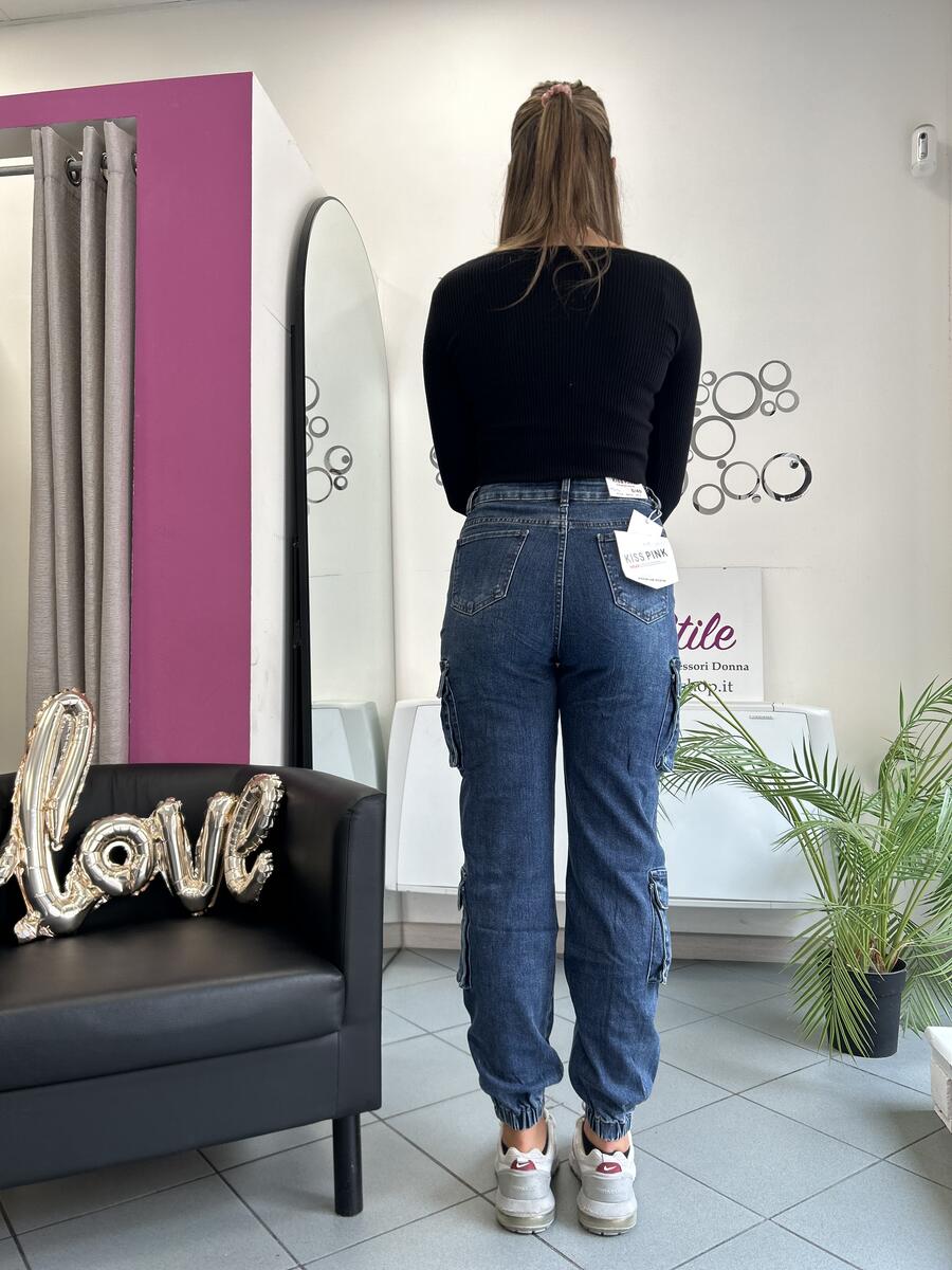 NOVITÀ Maglioncino crop a costine girocollo