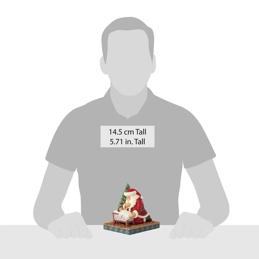 Enesco - Natale 2025 - Babbo Natale in Ginocchio su Gesù Bambino – Collezione Miracolo di Natale by Jim Shore