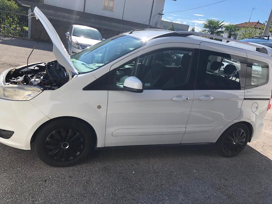 Ford Tourneo Courier Ecoboost