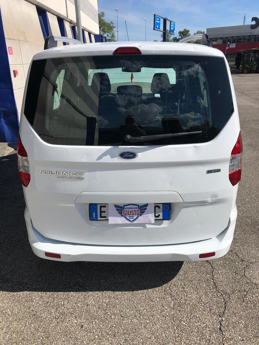 Ford Tourneo Courier Ecoboost