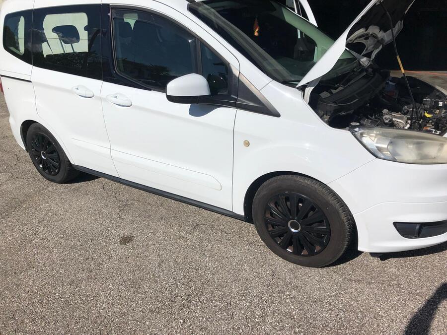Ford Tourneo Courier Ecoboost