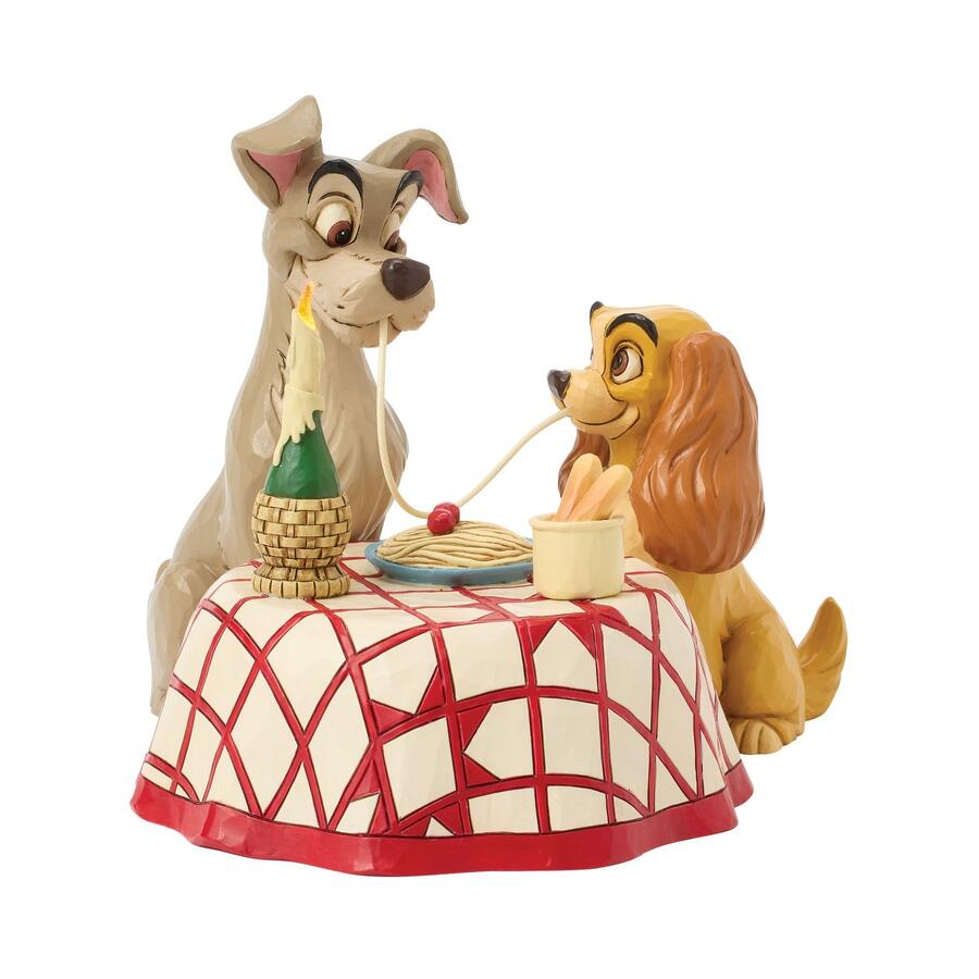 Enesco - Natale 2025 - Lilli e il Vagabondo – Scena degli Spaghetti “Cena per Due” Statuetta Jim Shore Disney Traditions
