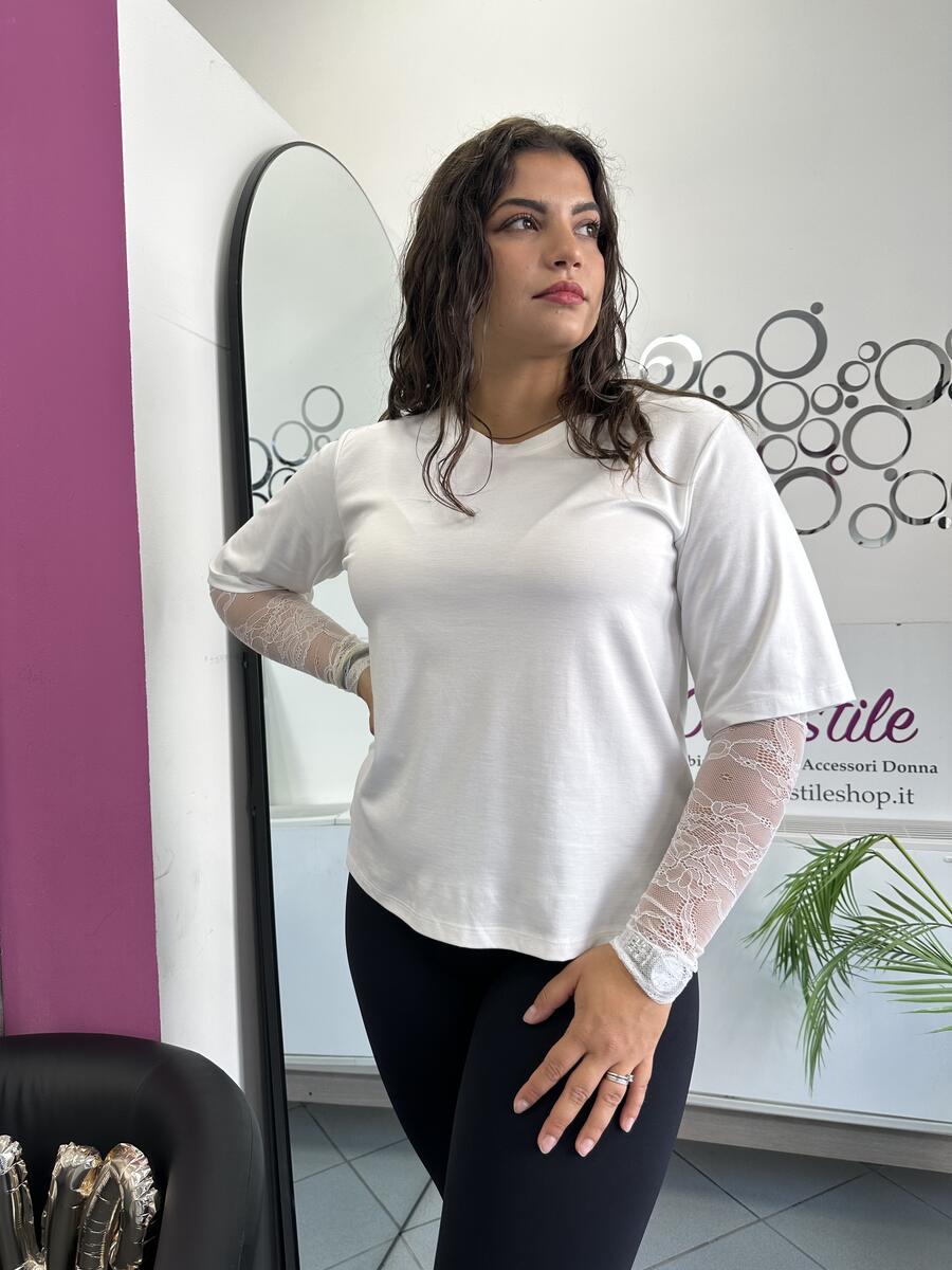 NOVITÀ T-shirt con manica in pizzo