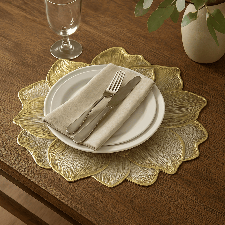 Fade -  “Fiorella” Set 12 Tovagliette Oro in TNT – Diametro 38 cm | Eleganza per la Tavola