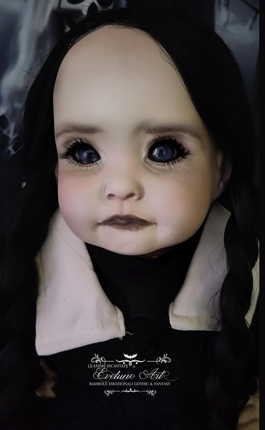 Mercoledi Addams  pezzo unico in porcellana e stoffa