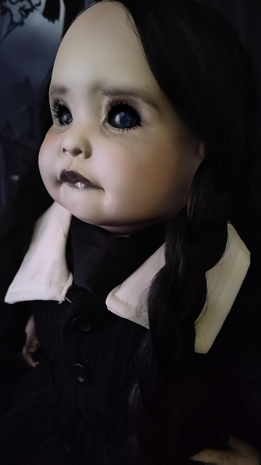 Mercoledi Addams  pezzo unico in porcellana e stoffa