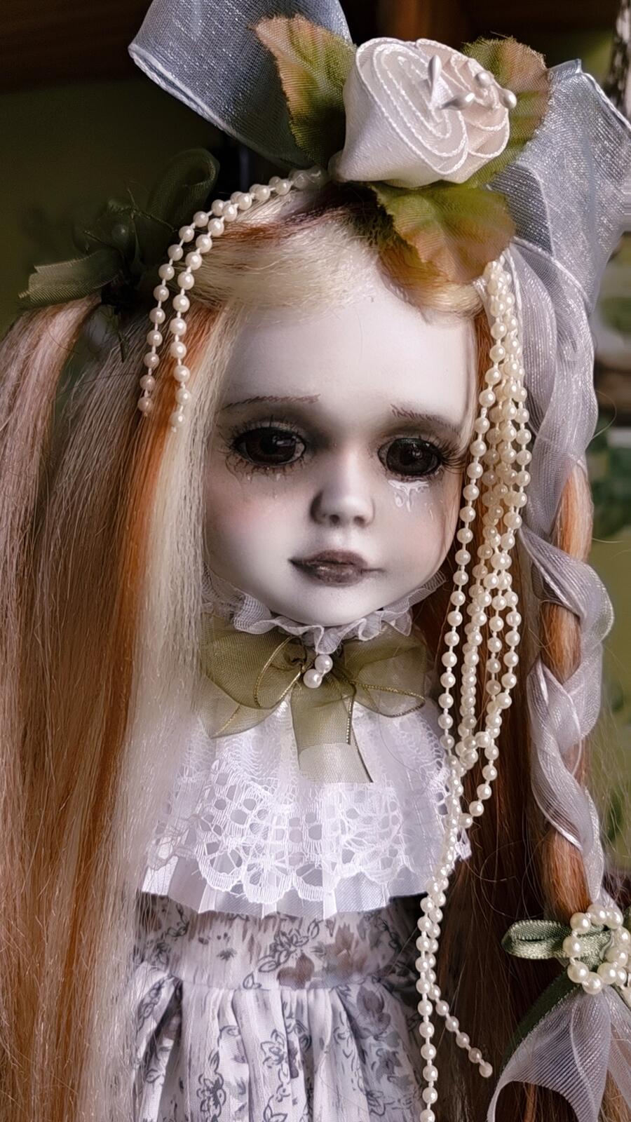 Giada Bambola in porcellana Creepy