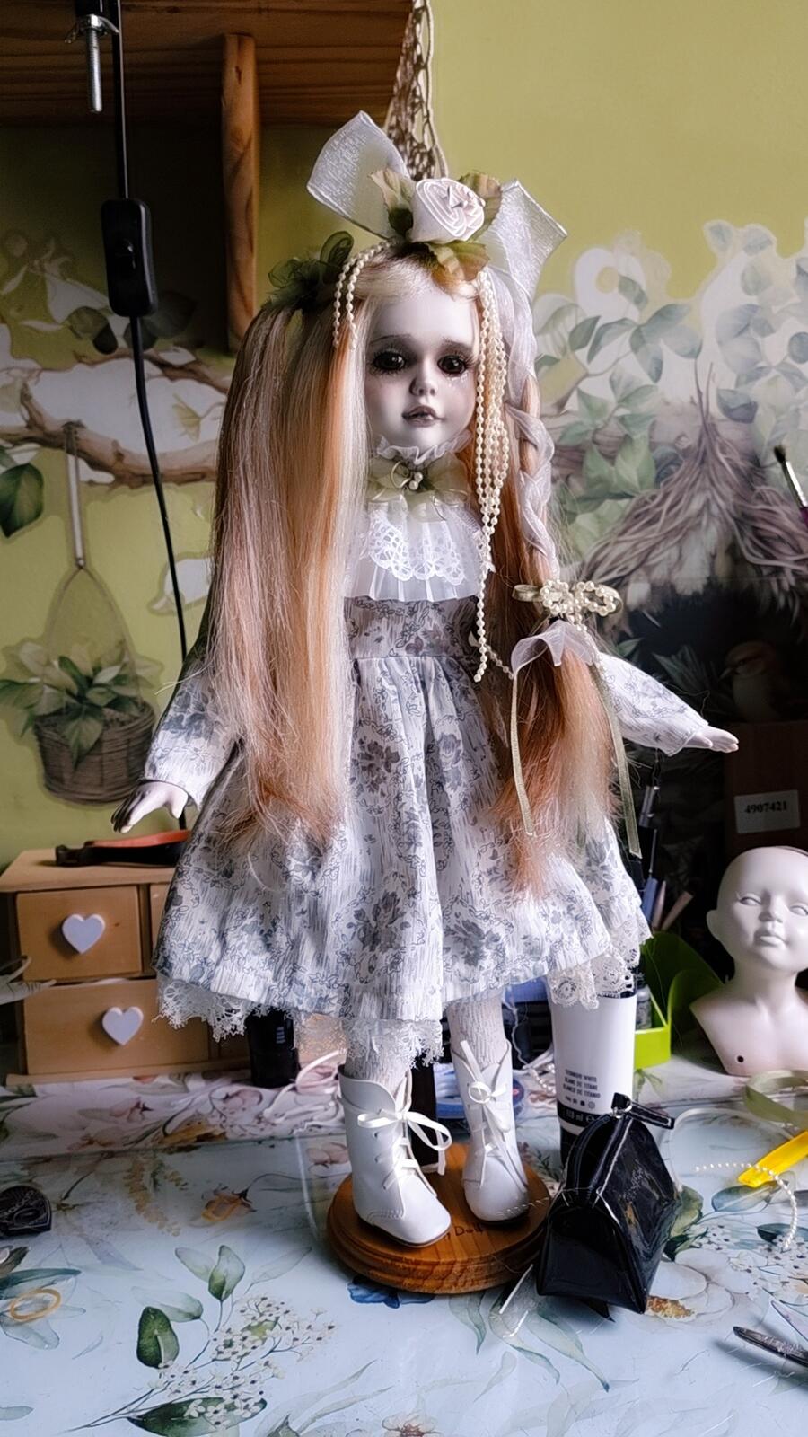 Giada Bambola in porcellana Creepy