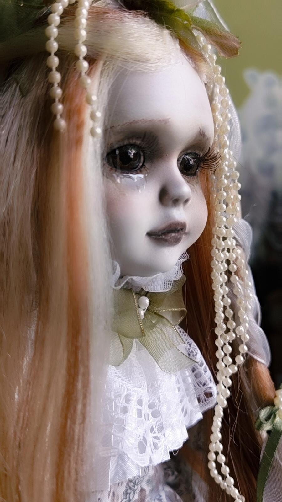 Giada Bambola in porcellana Creepy