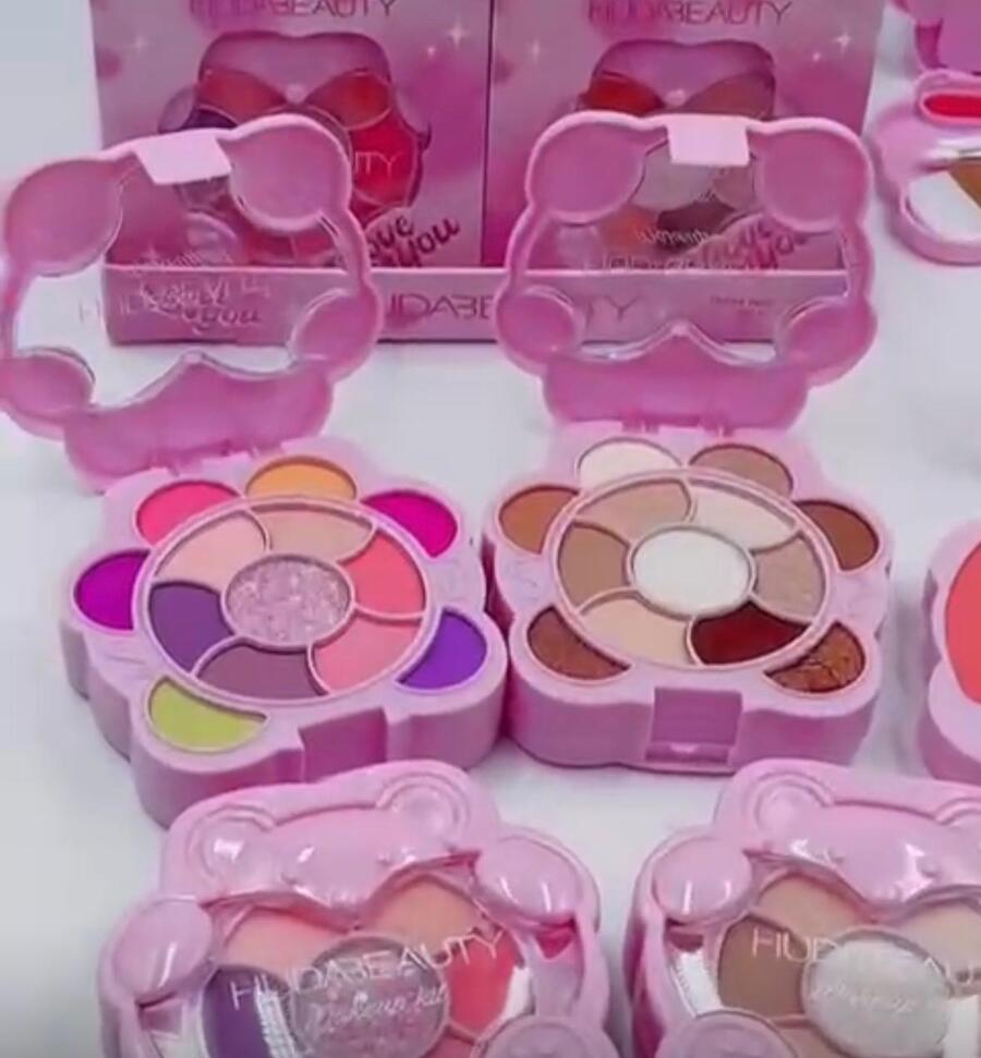 HIUDABEAUTY TROUSSE
[Quantità minima per ordine è di 6 pezzi]