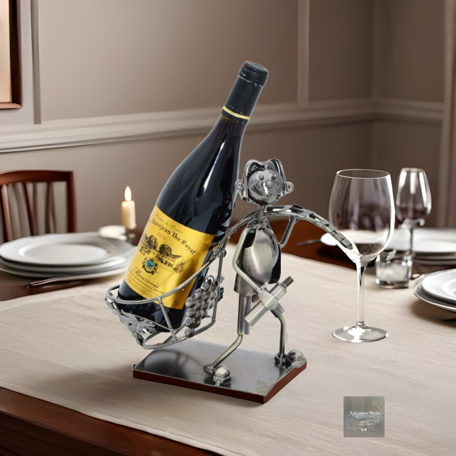 Enesco - Porta Bottiglia “Viticultore” – Decorazione in Metallo per Amanti del vino