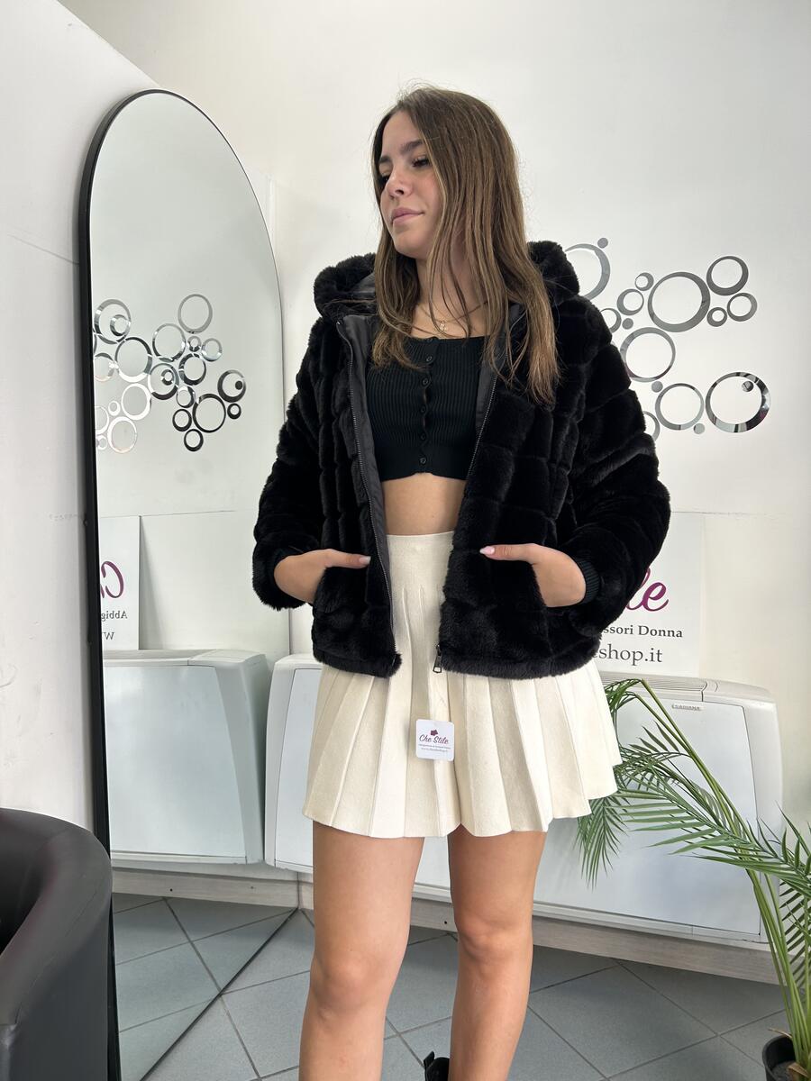 NOVITÀ Eco pelliccia con zip e cappuccio