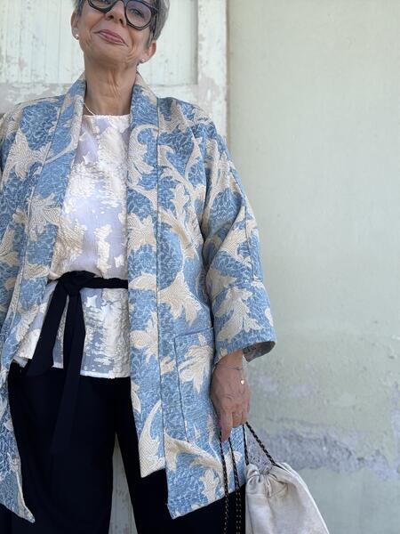 Kimono azzurro e beige