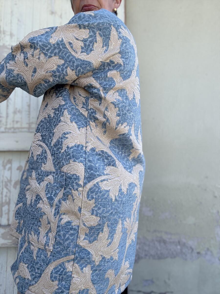 Kimono azzurro e beige