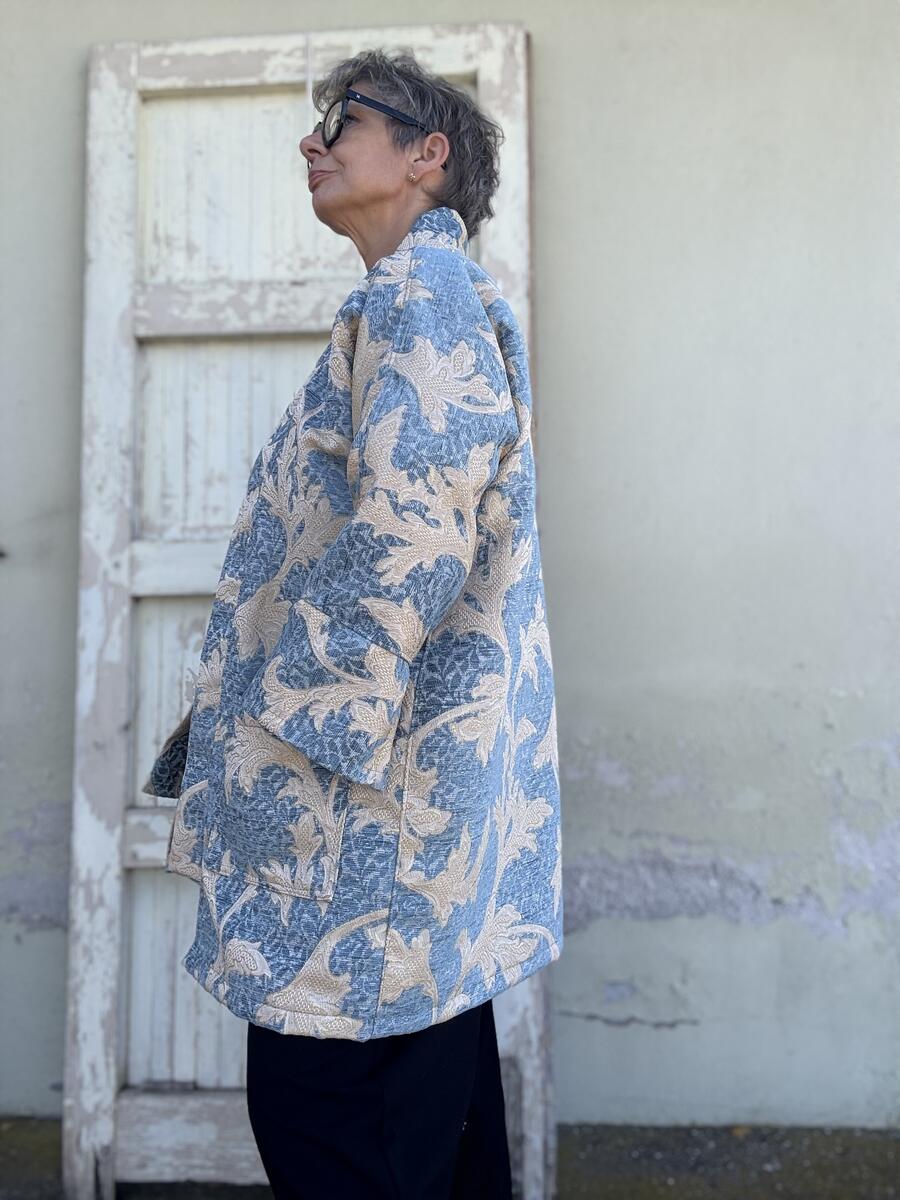 Kimono azzurro e beige