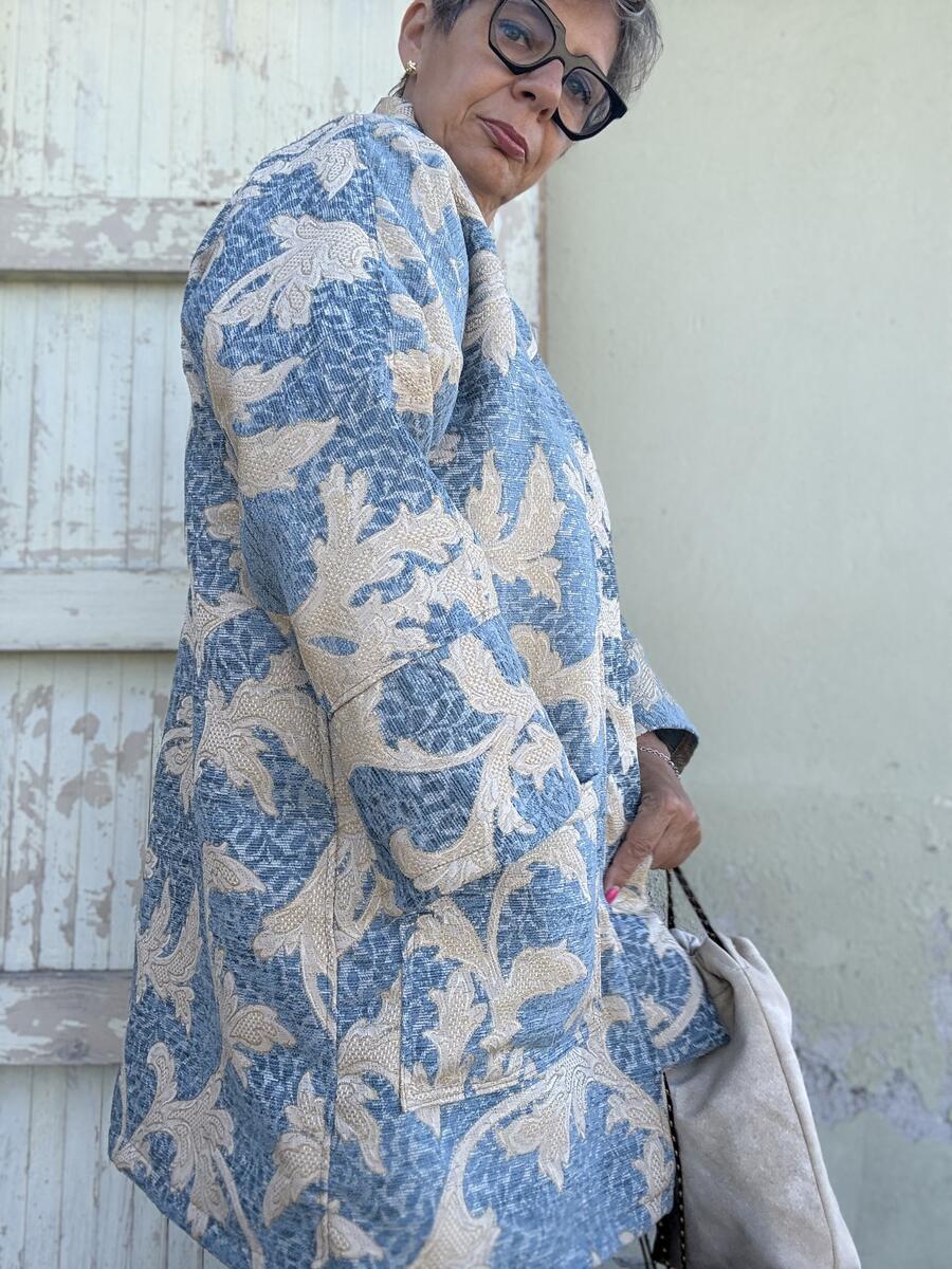 Kimono azzurro e beige