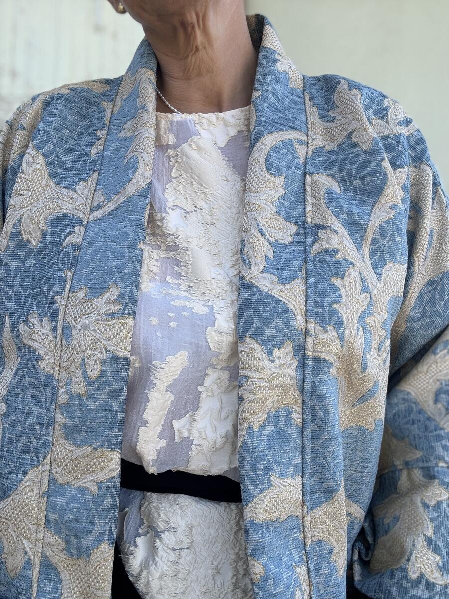 Kimono azzurro e beige
