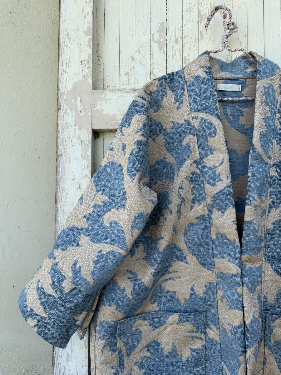 Kimono azzurro e beige