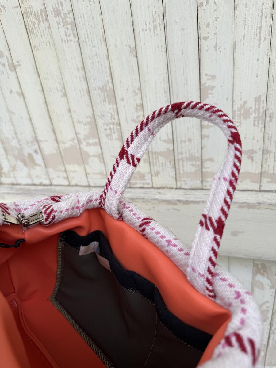 Soft bag quadri rossi