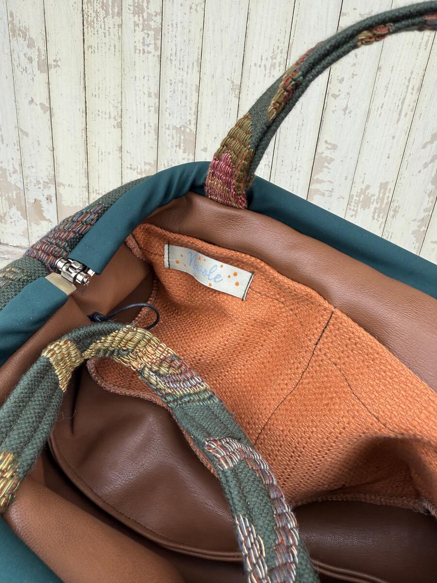Soft bag fiori sul verde