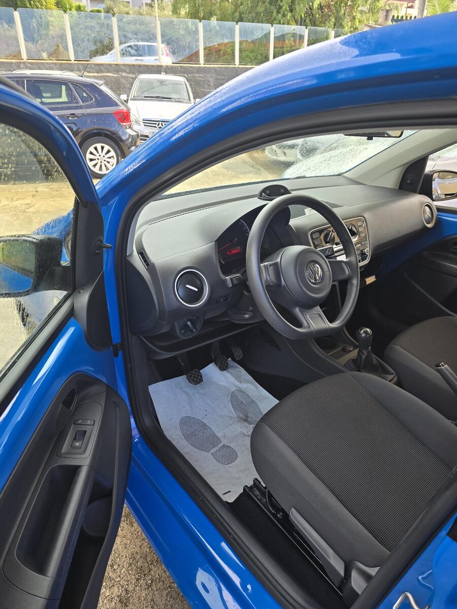 Volkswagen up! 