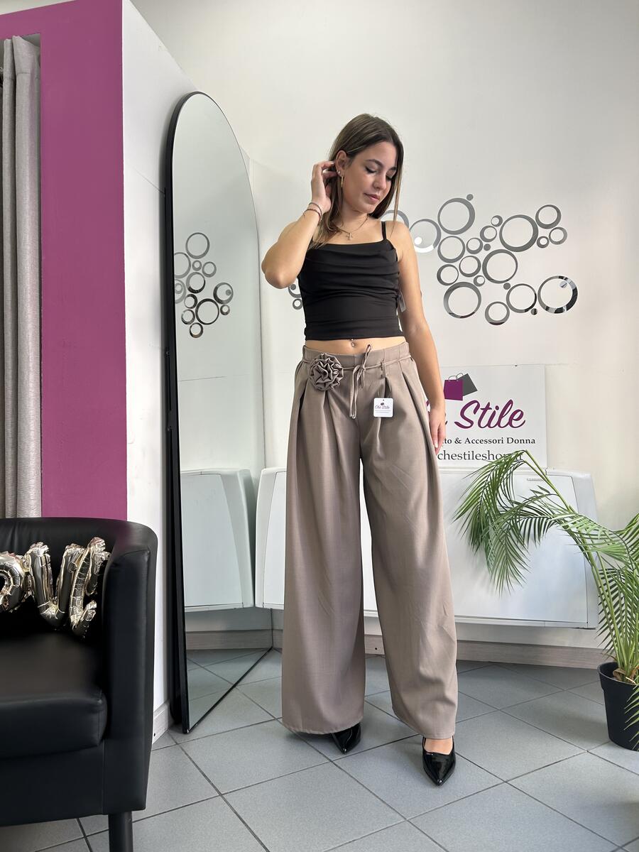 NOVITÀ Pantalone effetto gonna con spilla