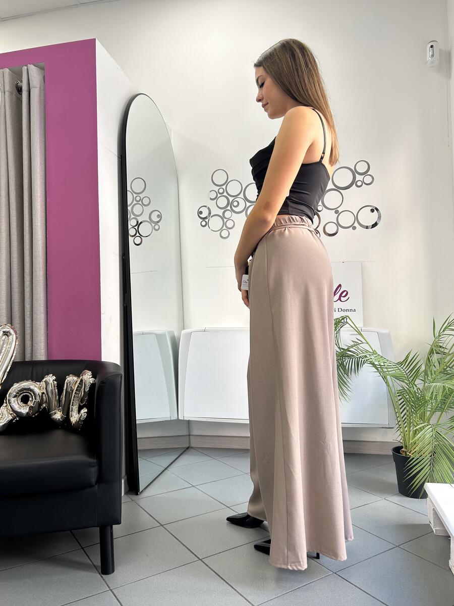NOVITÀ Pantalone effetto gonna con spilla