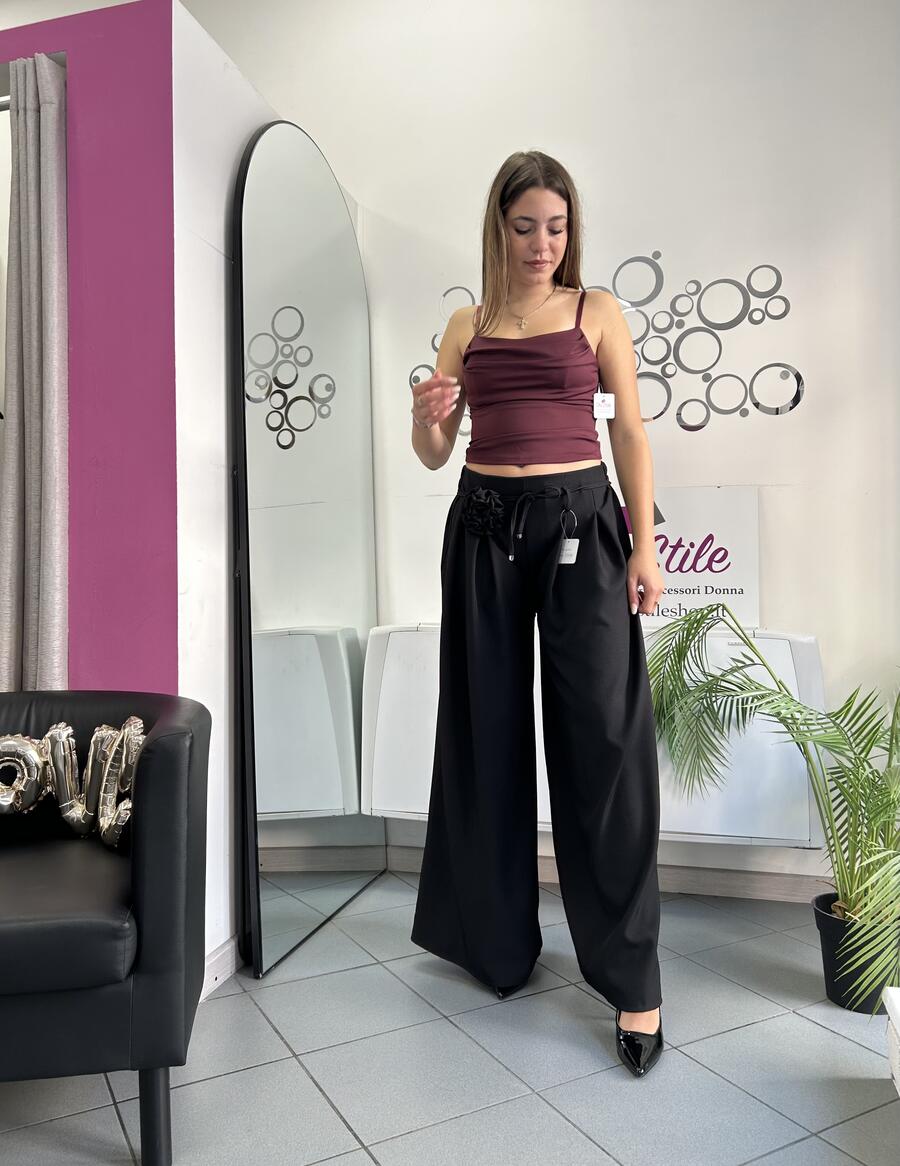 NOVITÀ Pantalone effetto gonna con spilla