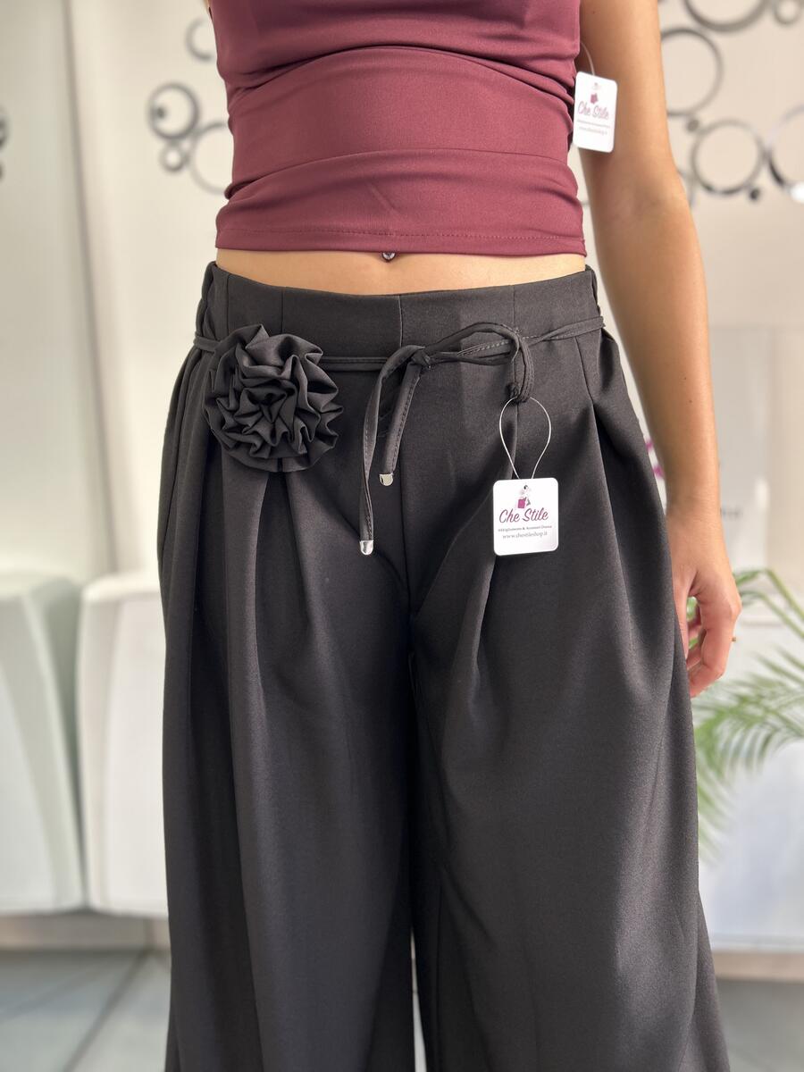 NOVITÀ Pantalone effetto gonna con spilla