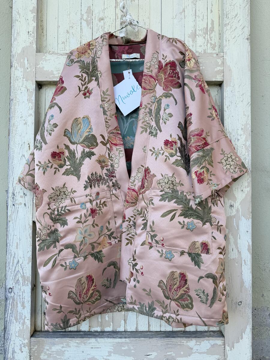 Kimono fiori su base rosa antico
