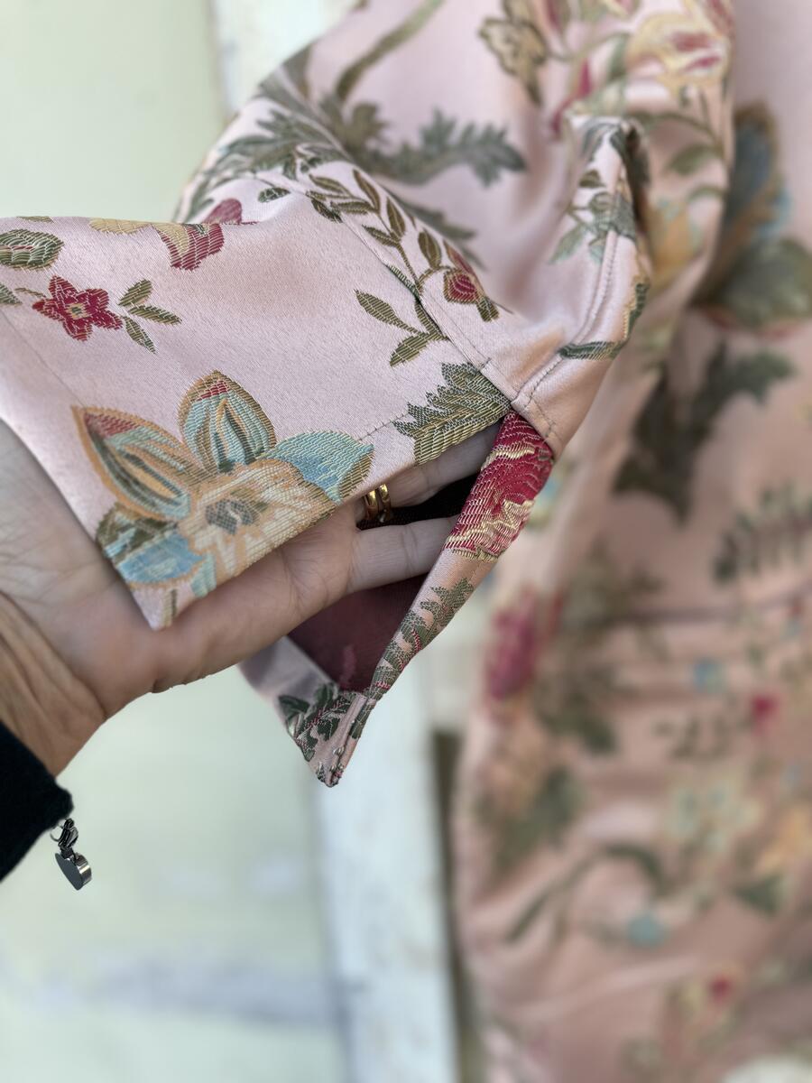 Kimono fiori su base rosa antico