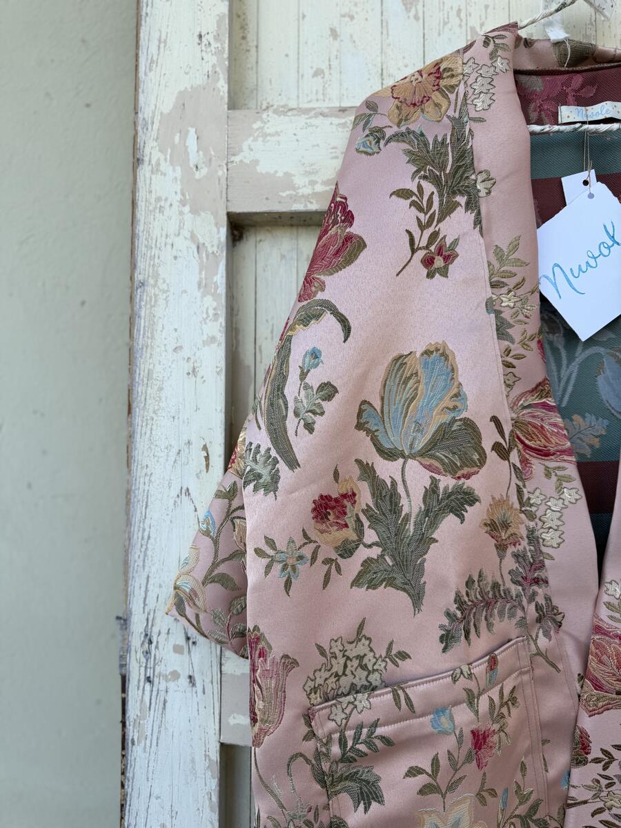 Kimono fiori su base rosa antico