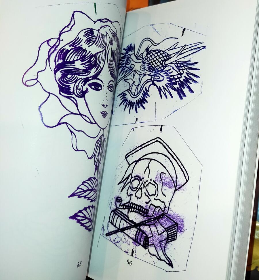 Roses & Stencils - Alberto Sagripanti