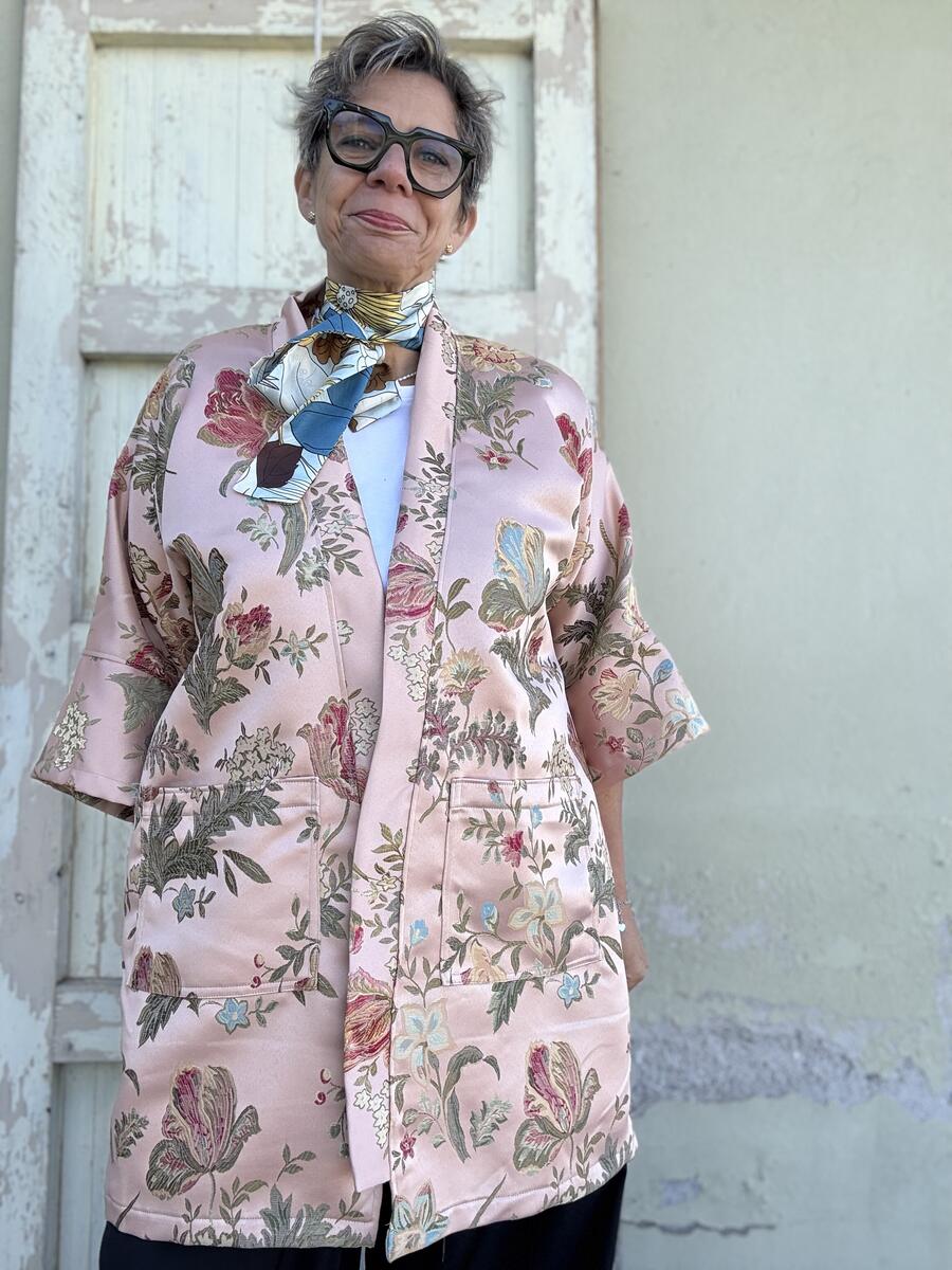 Kimono fiori su base rosa antico