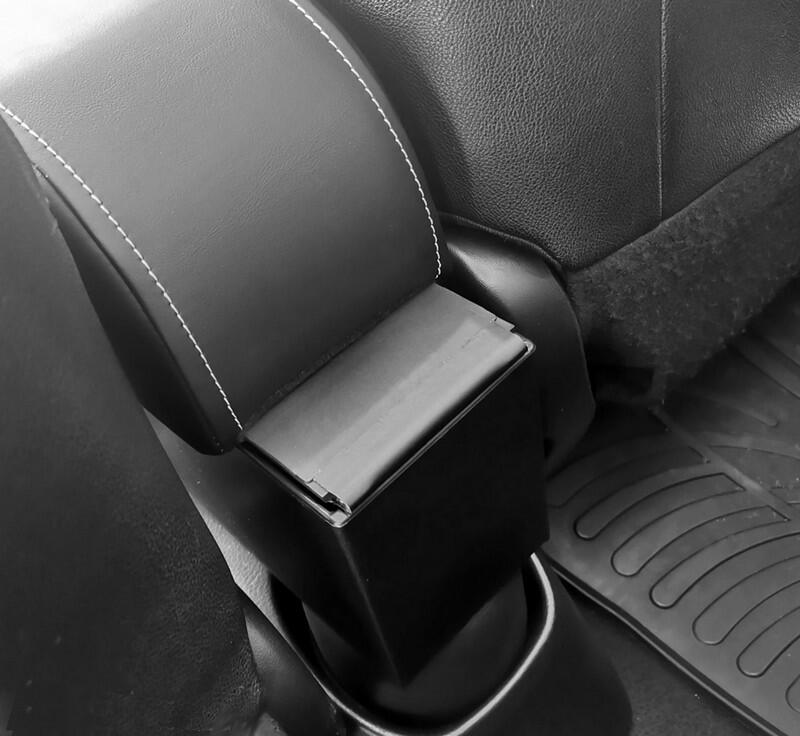 Bracciolo regolabile con portaoggetti per Toyota Yaris - Hybrid (2015-2020)