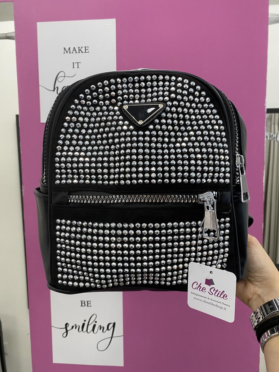 NOVITÀ Zainetto borchie simil Prada