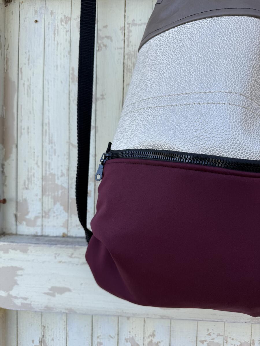 Zaino bordeaux e neutri